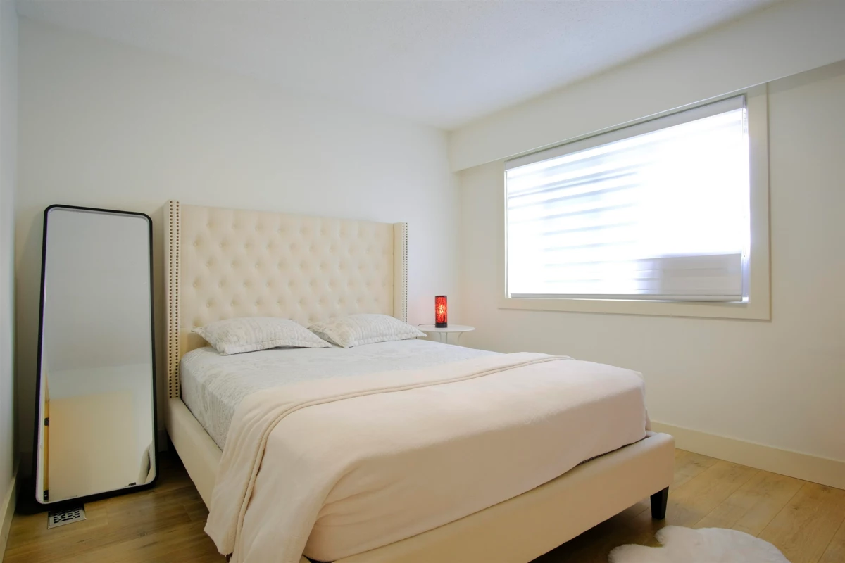 Entry Foyer Photo of 10 10736 Guildford Drive, Surrey, BC