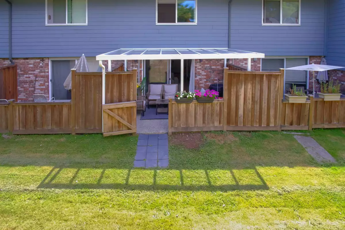 Hot Tub / Spa Photo of 10 10736 Guildford Drive, Surrey, BC