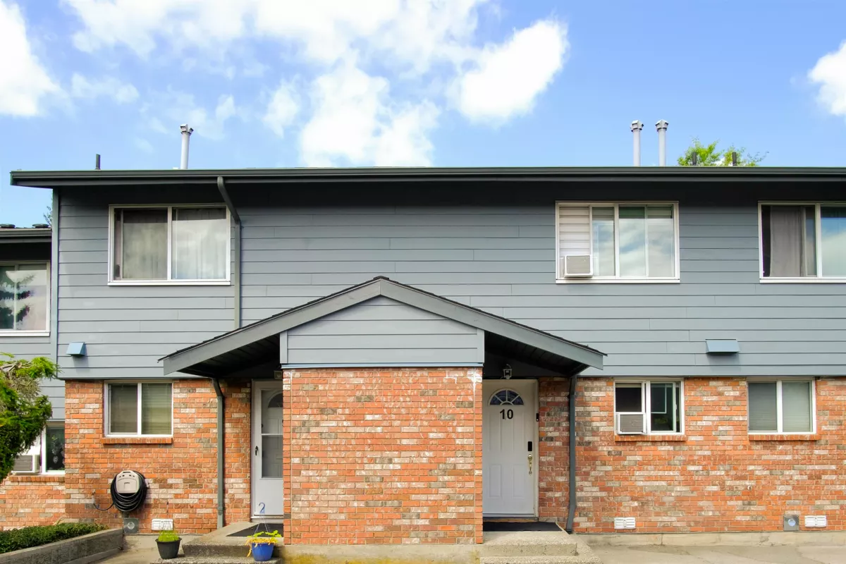 Living Room Photo of 10 10736 Guildford Drive, Surrey, BC