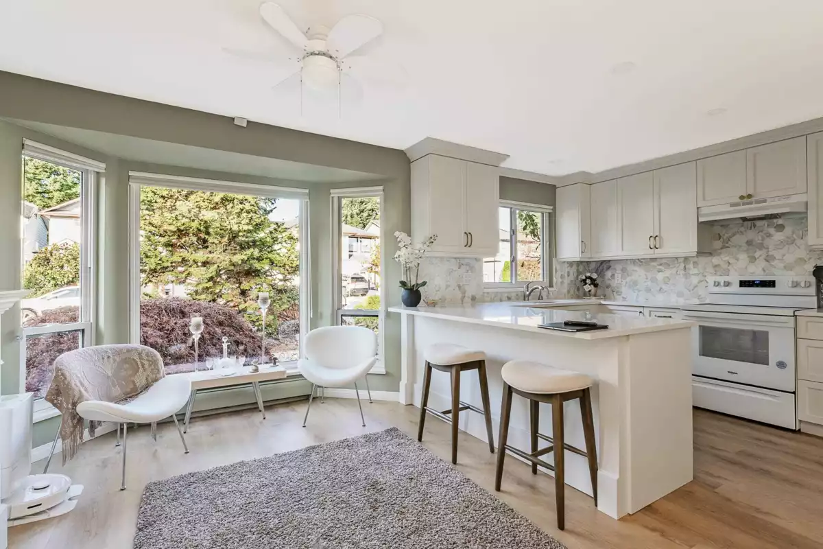 Kitchen Island Photo of 19520 115a Avenue, Pitt Meadows, BC