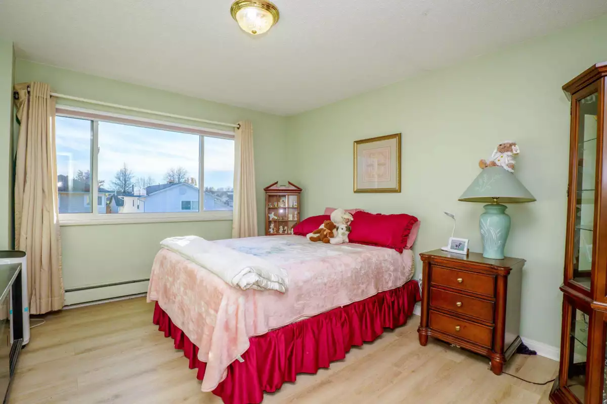 Primary Bathroom Photo of 19520 115a Avenue, Pitt Meadows, BC