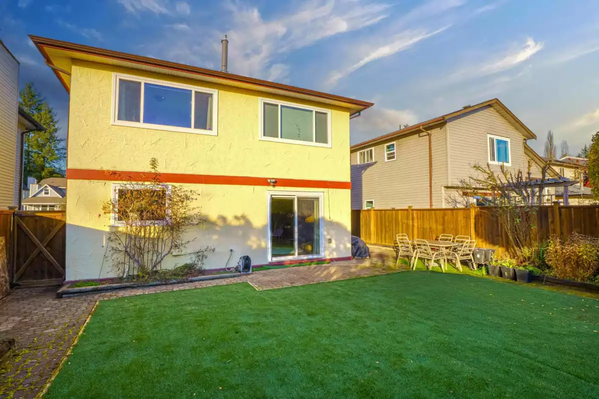 Staircase Photo of 19520 115a Avenue, Pitt Meadows, BC