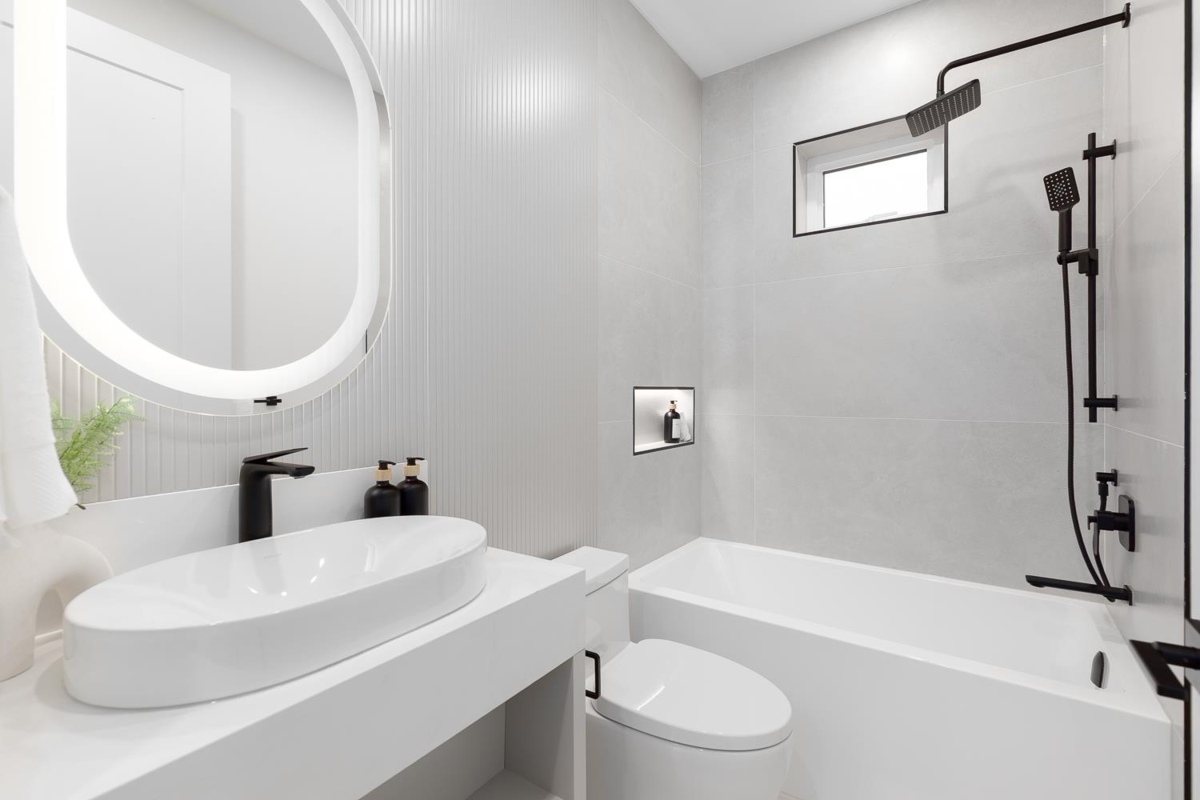 Bedroom 4 Photo of 3 2976 W 13th Avenue, Vancouver, BC