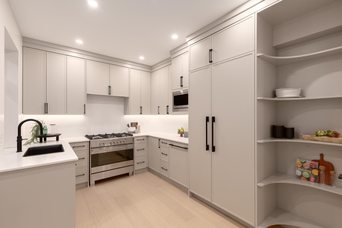 Dining Area Photo of 3 2976 W 13th Avenue, Vancouver, BC