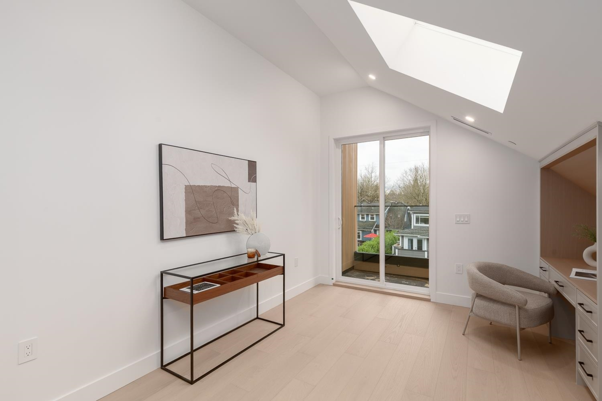 Mudroom Photo of 3 2976 W 13th Avenue, Vancouver, BC