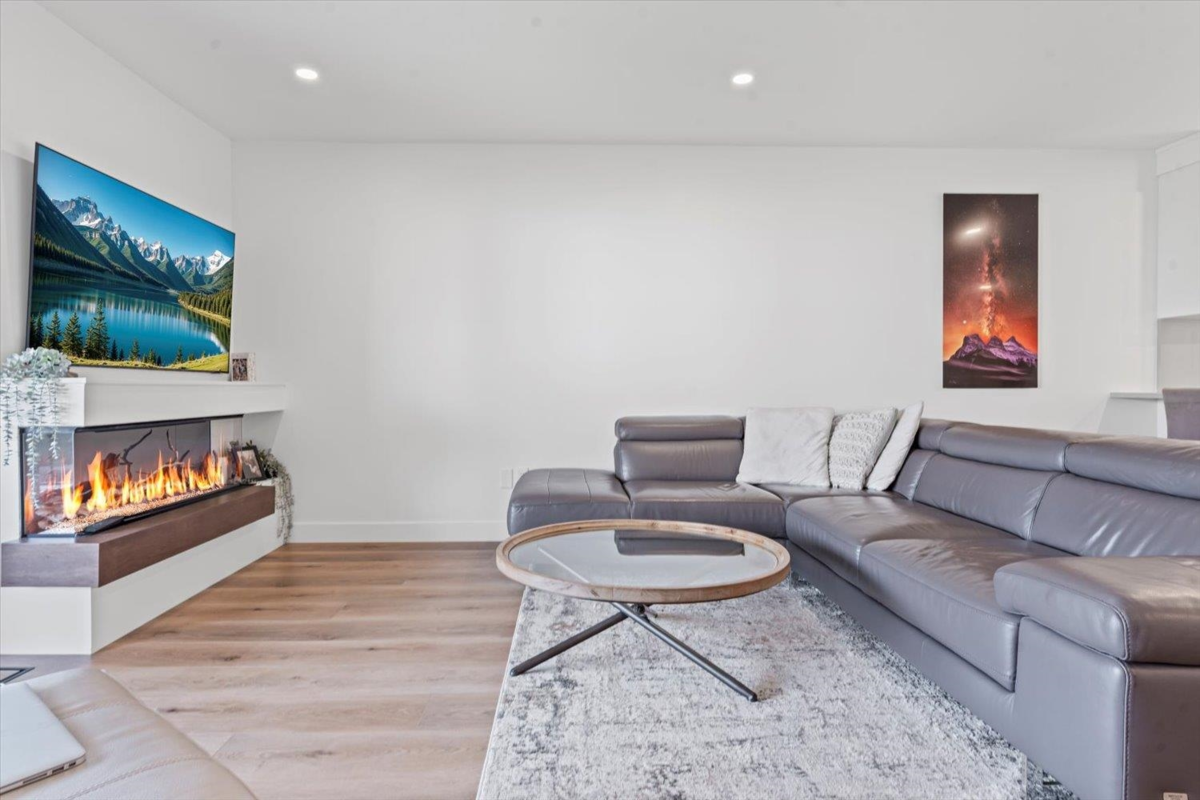 Dining Area Photo of 17 3054 Trafalgar Street, Abbotsford, BC