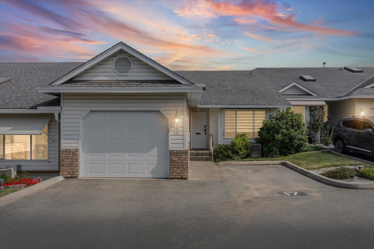 Exterior Front Photo of 17 3054 Trafalgar Street, Abbotsford, BC