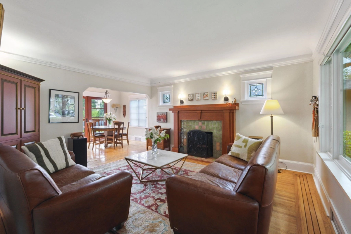 Family Room Photo of 349 E 24th Street, North Vancouver, BC