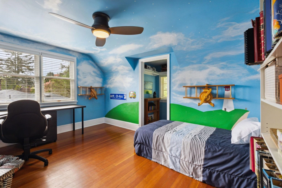 Laundry Room Photo of 349 E 24th Street, North Vancouver, BC