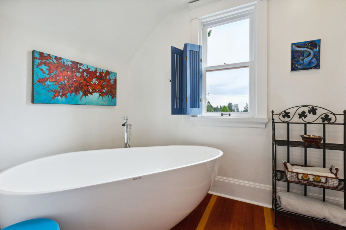 Loft / Bonus Room Photo of 349 E 24th Street, North Vancouver, BC