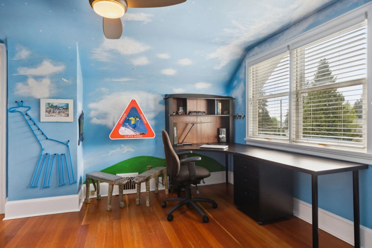 Mudroom Photo of 349 E 24th Street, North Vancouver, BC