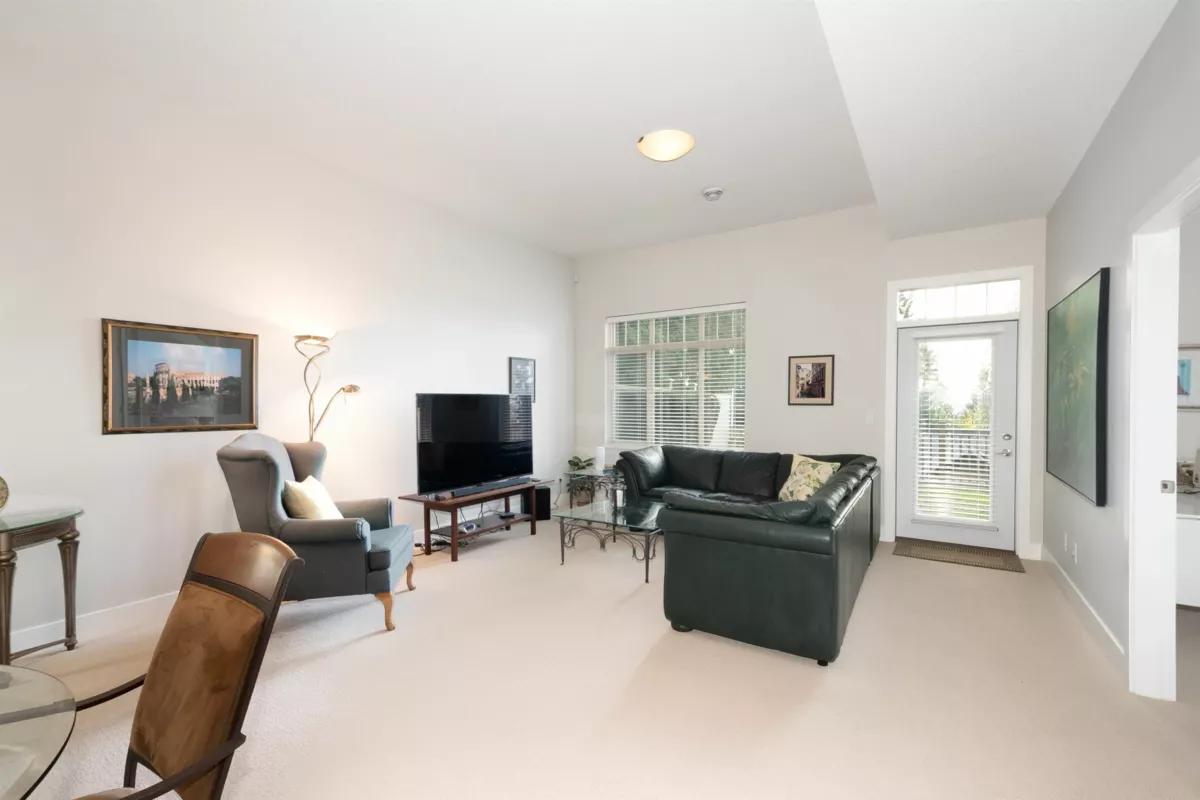 Hallway Photo of 119 3450 David Avenue, Coquitlam, BC