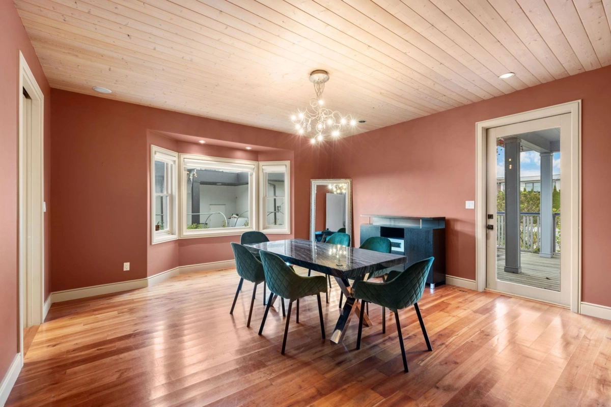 Breakfast Nook Photo of 11520 Blundell Road, Richmond, BC