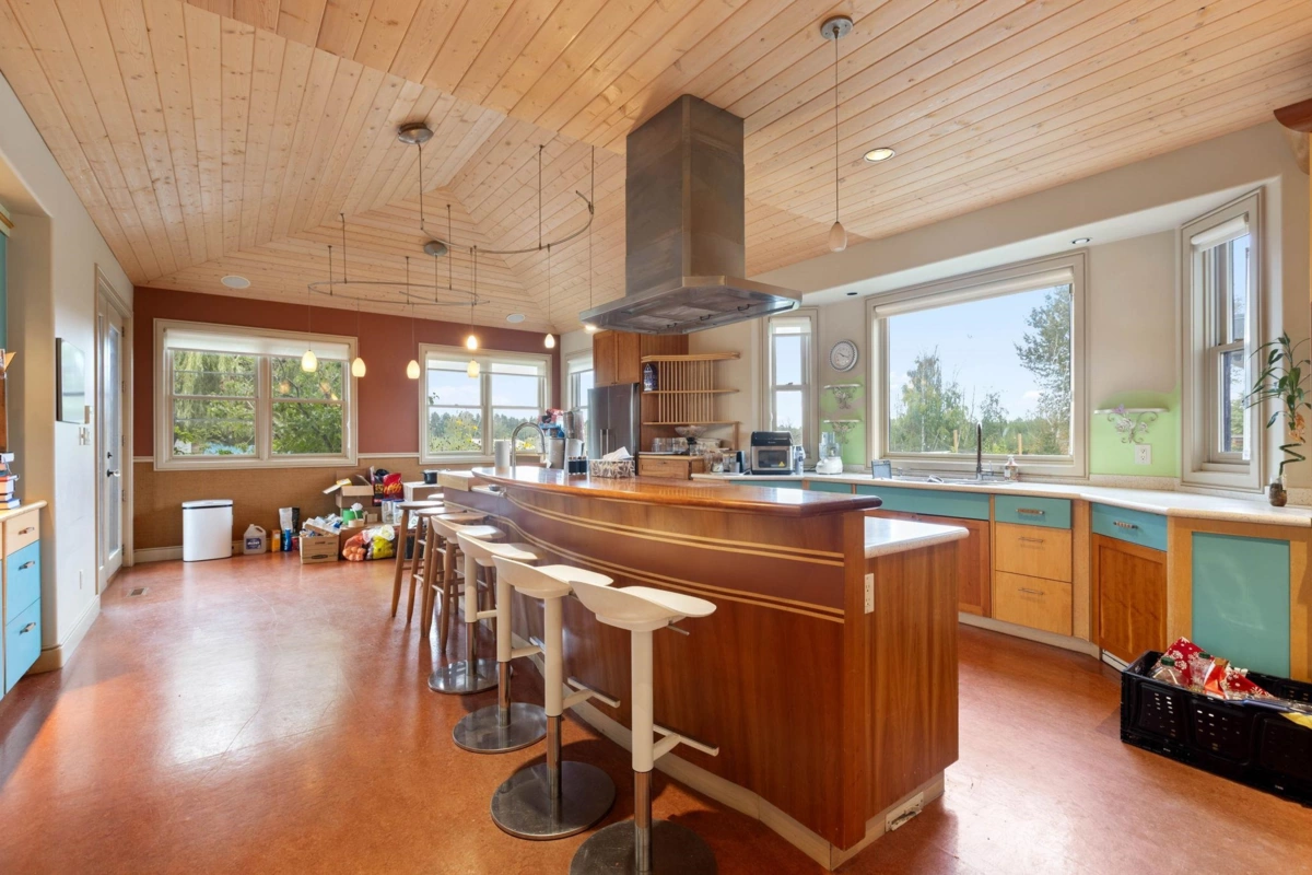 Kitchen Island Photo of 11520 Blundell Road, Richmond, BC