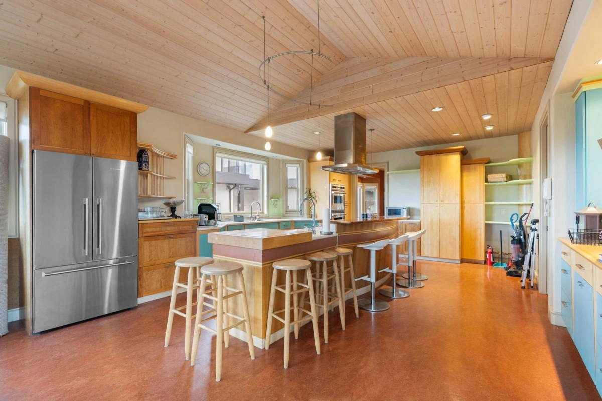 Kitchen Photo of 11520 Blundell Road, Richmond, BC