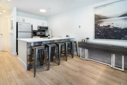 204 4360 Lorimer Road, Whistler, BC, Whistler — Apartment/Condo for sale