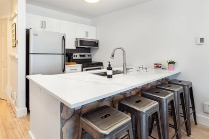 204 4360 Lorimer Road, Whistler, BC, Whistler Creek — 2 bed apartment/condo for sale