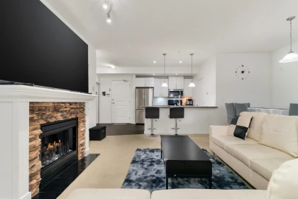 Kitchen Island Photo of 114 33485 South Fraser Way, Abbotsford, BC