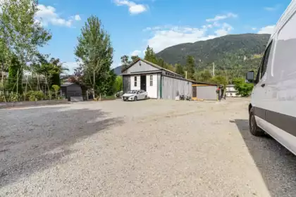 Outdoor Deck Photo of 10087 Mountainview Road, Mission, BC