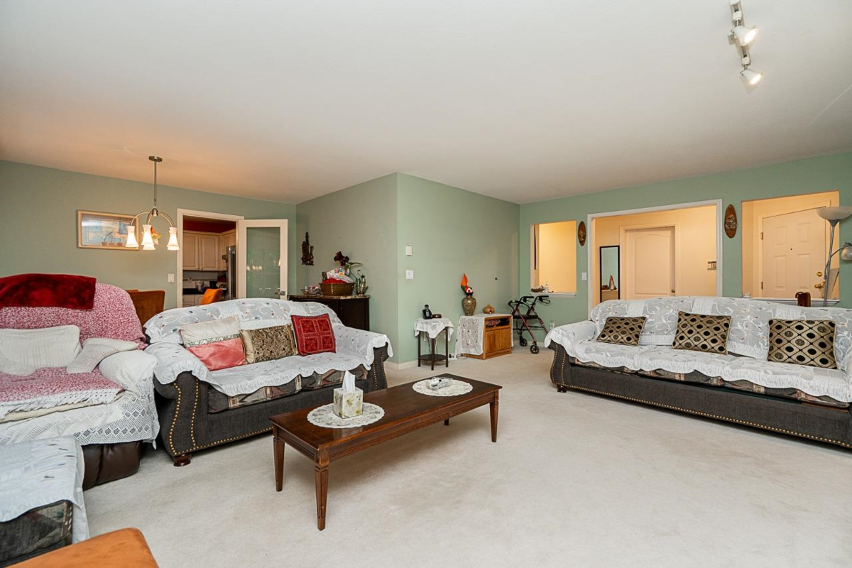 Breakfast Nook Photo of 118 12633 72 Avenue, Surrey, BC