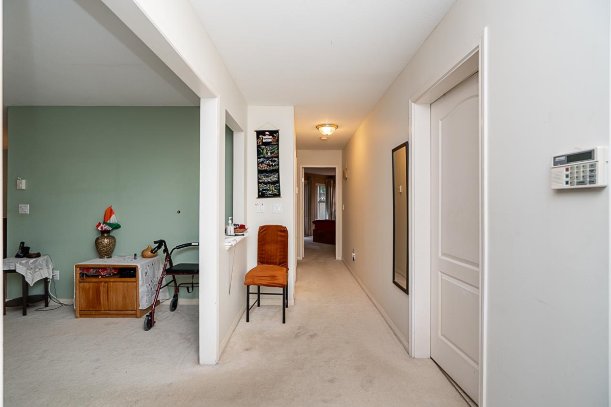 Dining Area Photo of 118 12633 72 Avenue, Surrey, BC