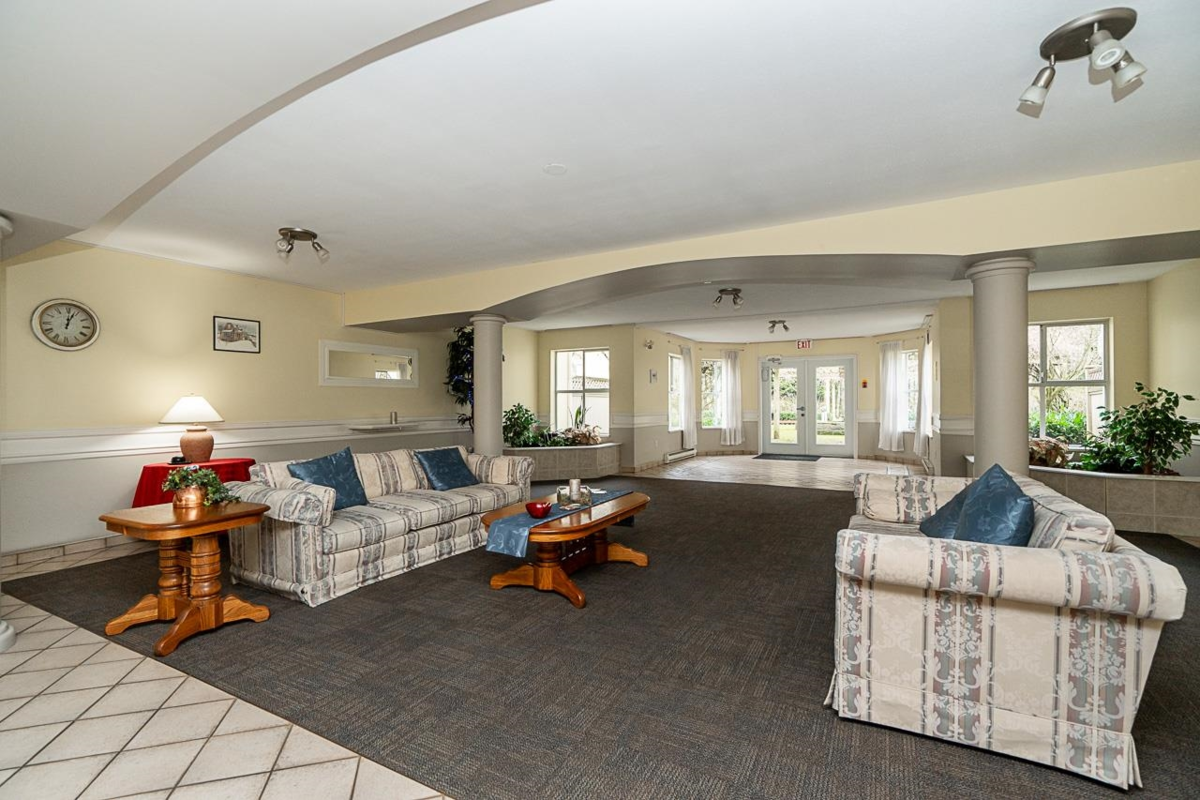 Family Room Photo of 118 12633 72 Avenue, Surrey, BC