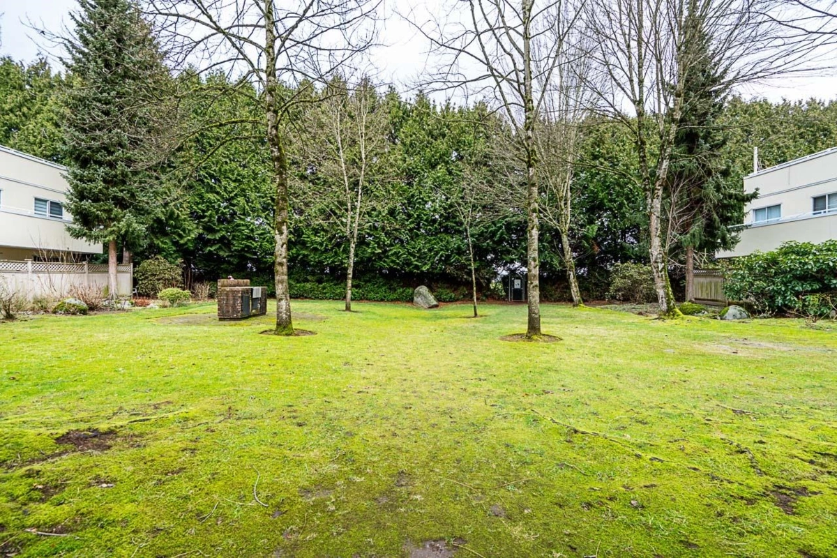 Front Yard Photo of 118 12633 72 Avenue, Surrey, BC