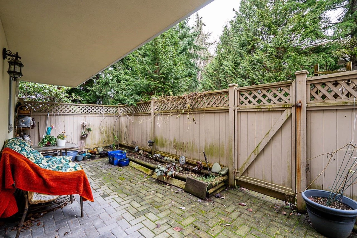 Hallway Photo of 118 12633 72 Avenue, Surrey, BC