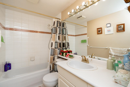 Mudroom Photo of 118 12633 72 Avenue, Surrey, BC