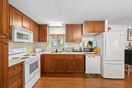Kitchen Island Photo of 36 8254 134 Street, Surrey, BC