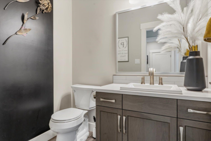 Guest Bathroom Photo of 10047 Magnolia Place, Rosedale, BC