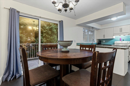 Breakfast Nook Photo of 15 3087 Immel Street, Abbotsford, BC