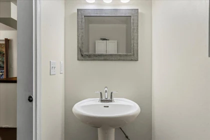 Guest Bathroom Photo of 15 3087 Immel Street, Abbotsford, BC