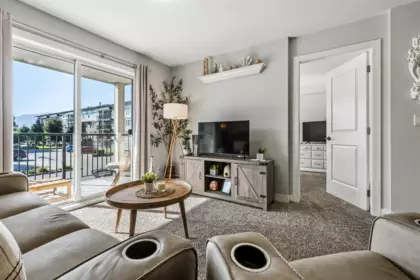 217 46150 Bole Avenue, Chilliwack, BC, Chilliwack Proper East — 2 bed apartment/condo for sale