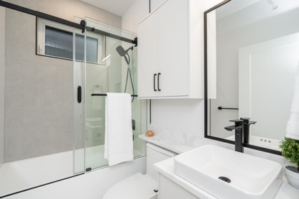 Powder Room Photo of 2 2753 Nanaimo Street, Vancouver, BC