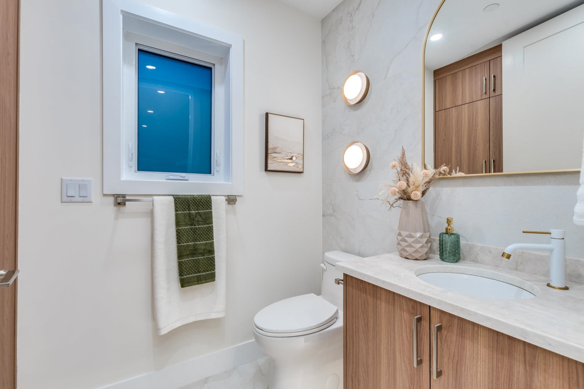 Bedroom 4 Photo of 1 2945 E 44th Avenue, Vancouver, BC