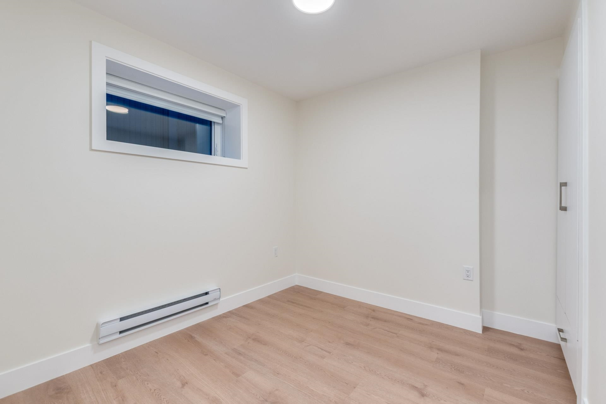 Hot Tub / Spa Photo of 1 2945 E 44th Avenue, Vancouver, BC