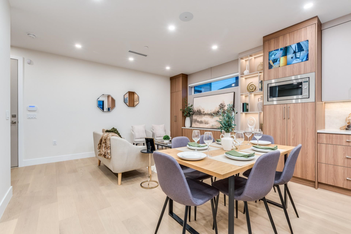 Kitchen Island Photo of 1 2945 E 44th Avenue, Vancouver, BC