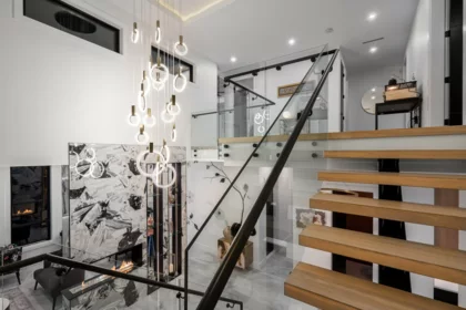Entry Foyer Photo of 16850 106 Avenue, Surrey, BC