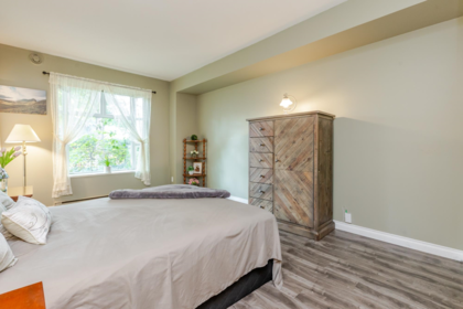 Walk-In Closet Photo of 21 10038 150 Street, Surrey, BC