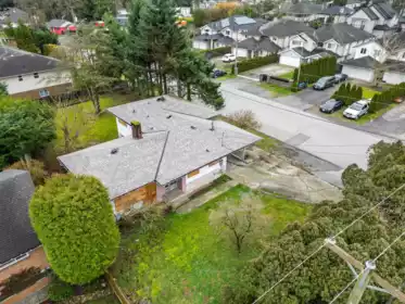 14200 Grosvenor Road, Surrey, BC, Surrey — Single Family Residence for sale
