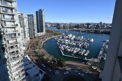 2002 1201 Marinaside Crescent, Vancouver, BC, Vancouver — Apartment/Condo for sale
