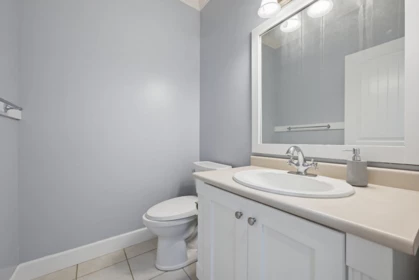 Primary Bathroom Photo of 21686 93 Avenue, Langley, BC
