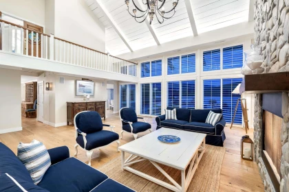 614 Lowry Lane, North Vancouver, BC