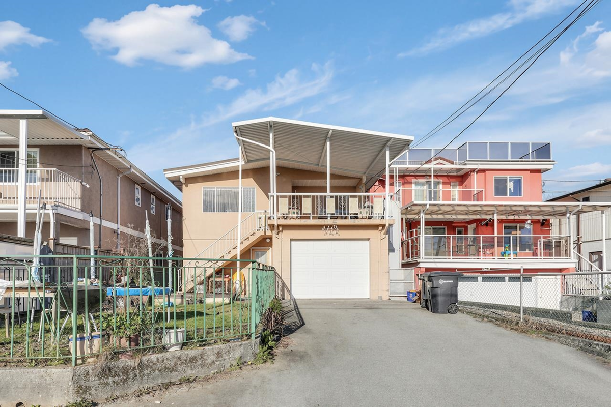 Community Amenities Photo (Clubhouse) of 4710 Union Street, Burnaby, BC