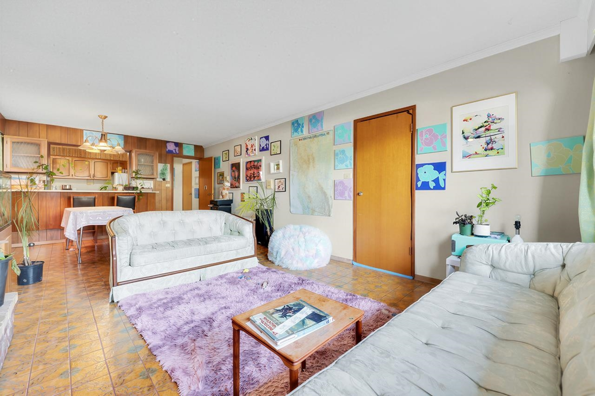 Hallway Photo of 4710 Union Street, Burnaby, BC