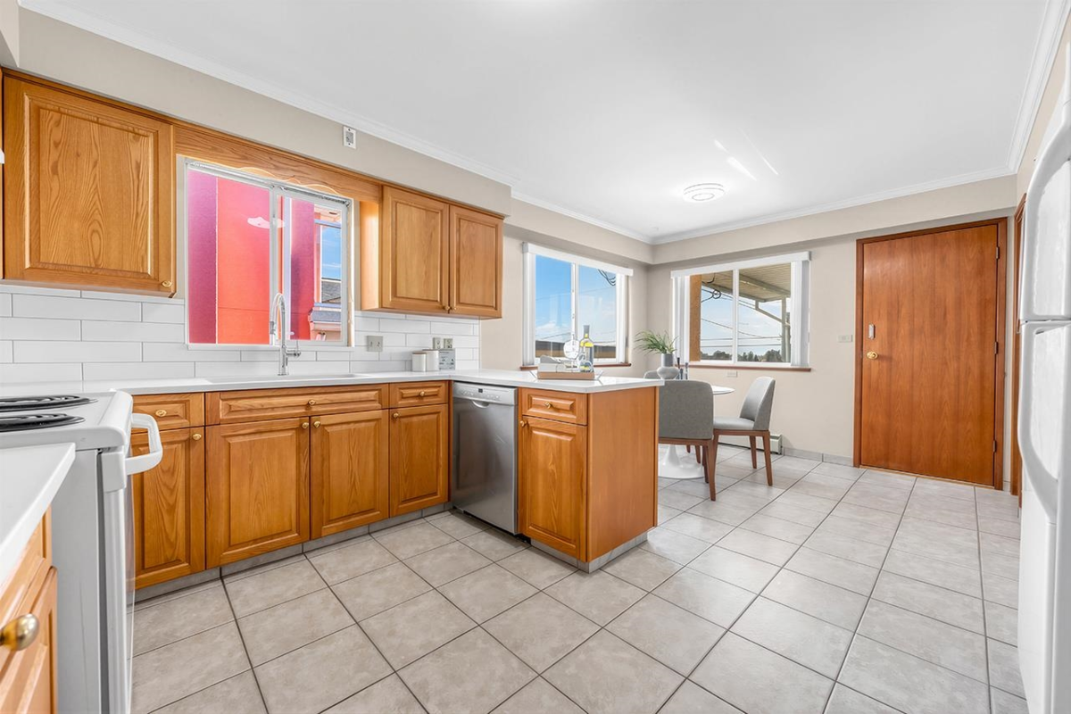 Powder Room Photo of 4710 Union Street, Burnaby, BC