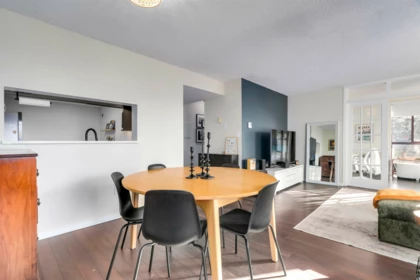 Kitchen Island Photo of 203 220 Eleventh Street, New Westminster, BC