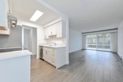 Kitchen Island Photo of 105 312 Carnarvon Street, New Westminster, BC