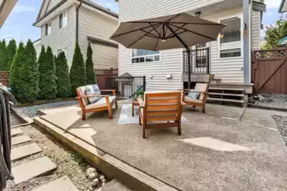 Front Yard Photo of 6640 192 Street, Surrey, BC